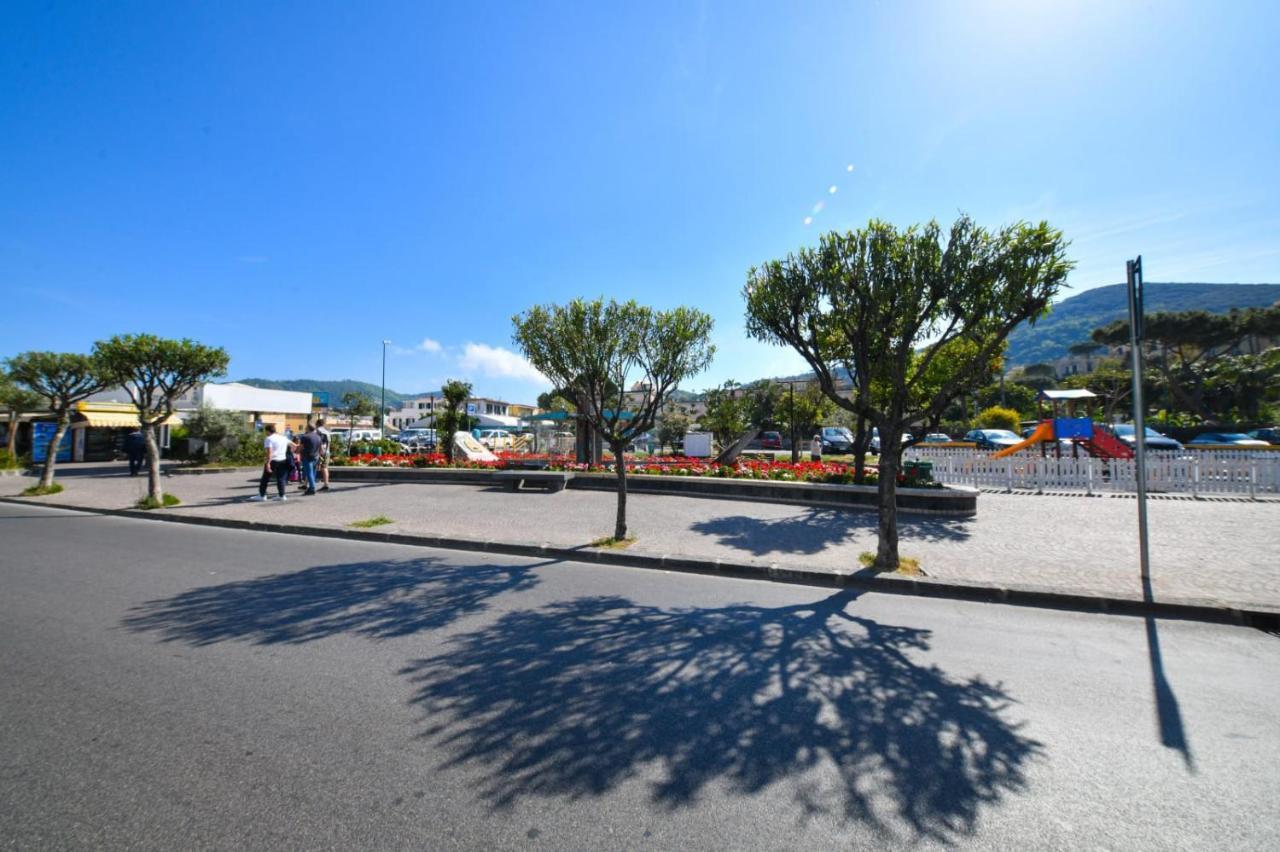 Alloggio Nuovissimo Al Centro E Rilassante Ísquia Exterior foto