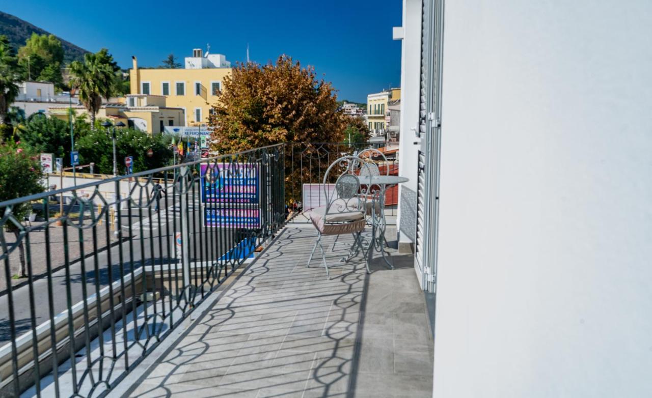 Alloggio Nuovissimo Al Centro E Rilassante Ísquia Exterior foto