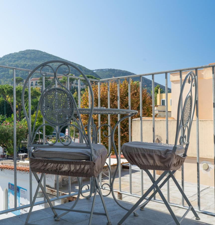 Alloggio Nuovissimo Al Centro E Rilassante Ísquia Exterior foto